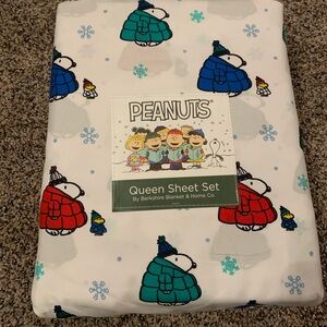 Queen Size Snoopy Puffer Jacket Sheet Set